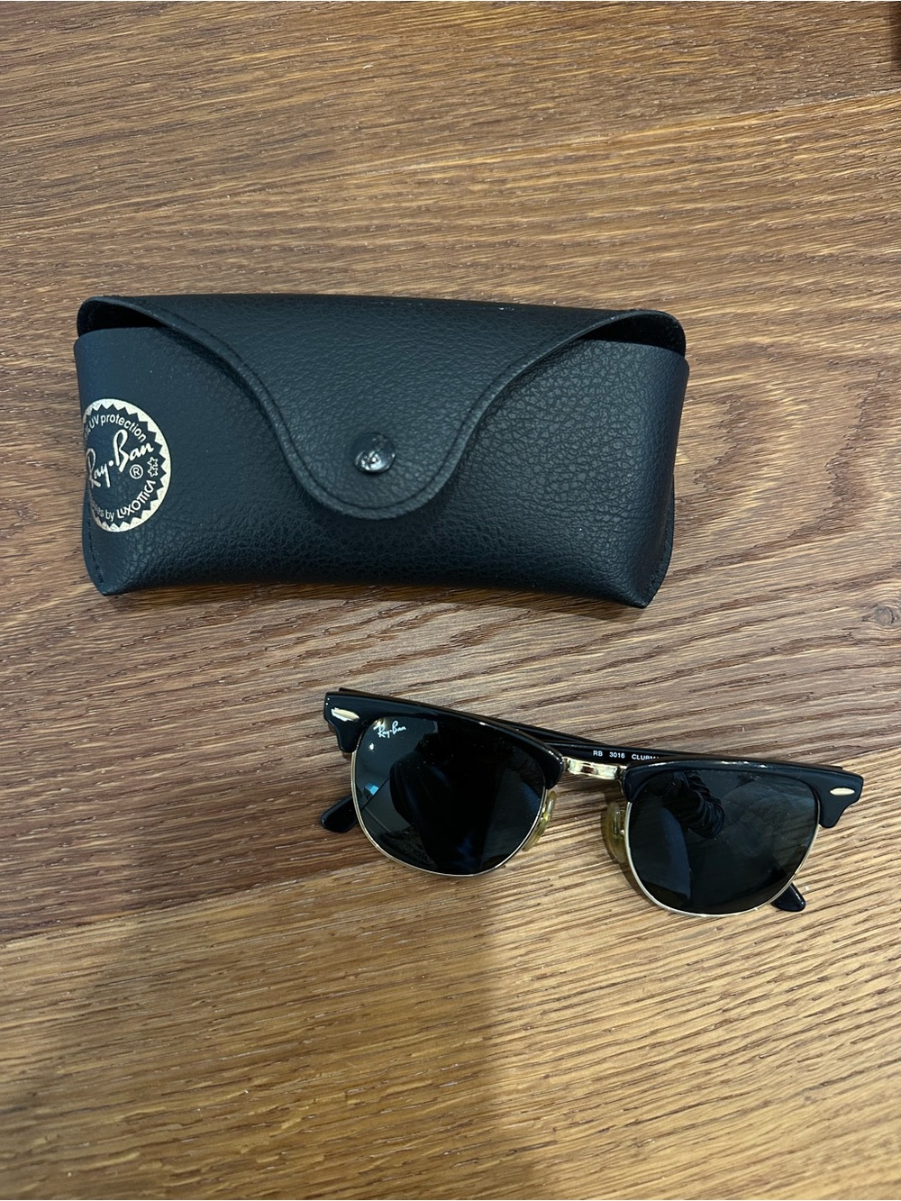 Ray-Ban Black Sunglasses with Black Case